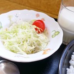 コーラル - 2017年3月　よこすか海軍カレーのサラダ、牛乳