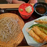 蕎麦 魯庵 - 車海老と季節野菜天ぷらとおそば 　1980円