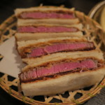 SATOブリアン - ブリカツサンド（シャトーブリアンとル・シュクレクールのパンドミのサンドイッチ）