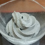 浅草梅園 - ごまソフトクリーム。