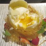 トラットリア ダイ パエサーニ - チャッチャコーラの巣　割ったところ。