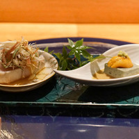 スダチ - さわら、よもぎ豆腐にうにのせ