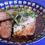 Marine Bar 日の出丸 - ゆっくり低温調理したローストポーク