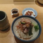 日本橋海鮮丼 つじ半 日本橋本店 - ぜいたく丼 梅 全体