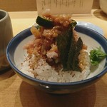 日本橋海鮮丼 つじ半 - ぜいたく丼 梅 ボリュームがあります