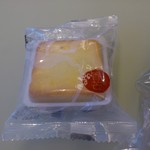 Kee Wah Bakery - マンゴーケーキです。(2017年3月)