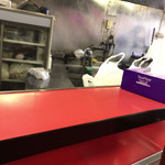 九州ラーメン 六五六 - 厨房1。