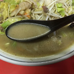 九州ラーメン 六五六 - スープ。