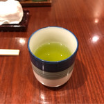 Ushou Yama Yaze Mbee - 熱い緑茶。
      美味し。