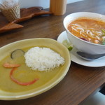 カンパニスタ - トムヤムラーメンとグリーンカレーのセット