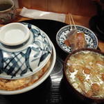 とんかつ桂 - ロースかつ丼・全景