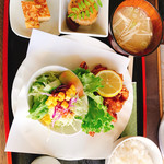 フォックス・コンコン - 料理写真:若鶏の唐揚げ定食　1100円