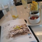 ガンボ＆オイスターバー ミント神戸店 - メニュー、ドリンクはクーポンで無料でした