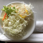 Gou Enzan Rojji - サラダには2種類のドレッシングがあります。