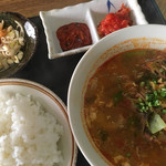 焼肉スマイル寿苑 - いつものテグタンスープ定食