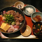 歓の季 - おまかせ丼(ごはん多目)(1,000円)