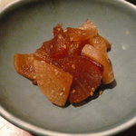 歓の季 - おまかせ丼(ごはん多目)(1,000円)～大根の煮物