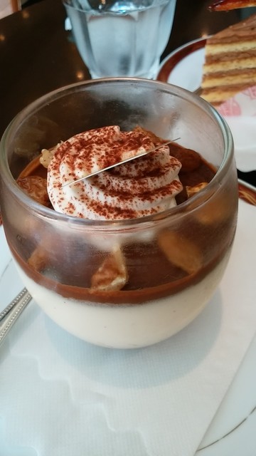 ハンガリー伝統のケーキ ドナウから青山へ エリザベートも愛したケーキを By Parisjunko ジェルボー 東京本店 Gerbeaud 表参道 ケーキ 食べログ