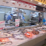 本庄鮮魚センター - 自動ウロコ取機が便利