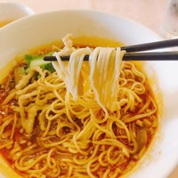 赤坂 四川飯店 - 豚肉とザーサイの酢辛味そば