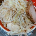 ラーメン タロー 五反田の陣 - 小ラーメン　野菜マシマシ　別アングル！