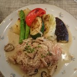 BISTRO TAKE - (2017年6月　訪問)若鶏もも肉ときのこのフリカッセ。野菜も肉もボリューム満点。味付けも丁度良いです。