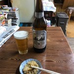 Ajidokorofukusen - 瓶ビール大(550円)は無料のお通し付き