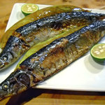 オヂィズダイニング　魚魚  - 秋刀魚に青ナスを挟んだ秋刀魚焼きサンド