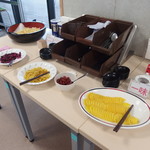 山王一丁目食堂 - お漬物たちセルフサービスで無料