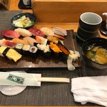 東鮨 新店 - ランチにぎり１４カン（1,000円）