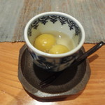 Kakurega Awai - デザートは梅のシロップ煮