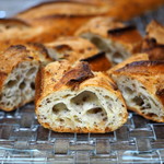 ル・グルニエ・ア・パン - バゲット・セレアル410円(税込)