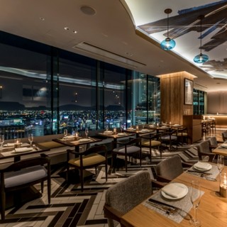 大人の遊び心を感じる、メインダイニング