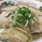中華そば波 - チャーシューたァ～っぷり(^^♪