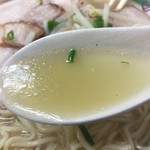 中華そば波 - 醤油とも塩ともタンメンとも言えない独特な旨味のあるスープ