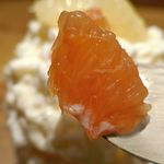 氷屋ぴぃす - 2種類のグレープフルーツについては、赤いグレープフルーツについてはコクのある酸味と甘味を