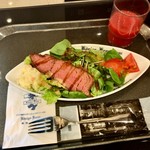 ホテルケーニヒスクローネ - 朝食　ローストビーフサラダ