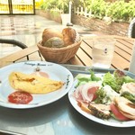 ホテルケーニヒスクローネ - 朝食　コールドミート・オムレツ