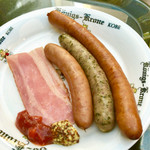 ホテルケーニヒスクローネ - 朝食　ソーセージ・ベーコン