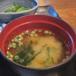 カドクラ商店 - 豆腐とわかめ、青ねぎのみそ汁アップ