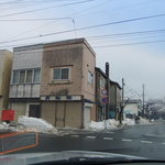 梅乃寿司 - 観光客の皆様へ。ここを入ります！徒歩3分位かな。