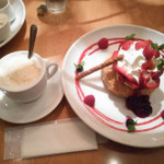 Butter あべのHoop - 旬の苺とベリーのフレンチパンケーキ パイ包み焼き 