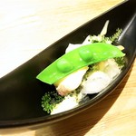 はてなのちゃわん - つきだし　海葡萄とナニかのお魚の和え物　￥？