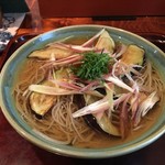 志蕎庵 江月 - 揚げナスと茗荷の冷やしそば
