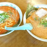 華宴 - 左側：辛みそ《辛さ増し》／右側：辛みそ《辛さ控えめ》【Jun.2017】