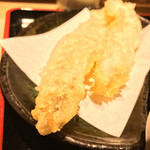 味奈登庵 - 本日のポンイツ。  
      今日のいか天ぷらはいつもより小さかったとか  #いんだよ細けえことは!! 