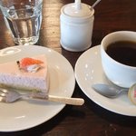 Kafe Koko Tano - いちごムースとコーヒーのセット