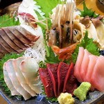 刺し身盛り合わせ