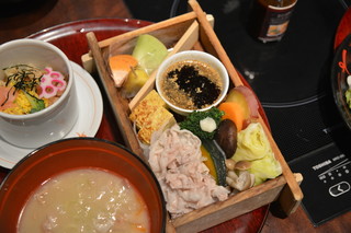 Ichi niisan - 黒豚の野菜蒸しセット