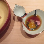 鮨 さかい - 右の平目の薄造りに